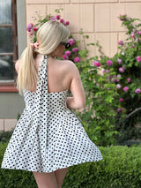 Sukienka mini w grochy halter neck – biała