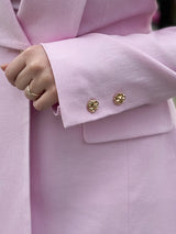 Sukienka żakietowa ze złotymi guzikami – baby pink